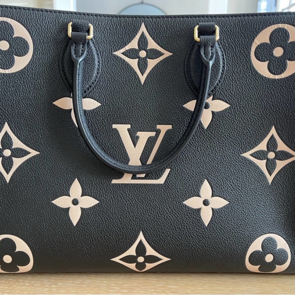 Louis Vuitton On The Go MM Black beige Monogram Empreinte Leather
